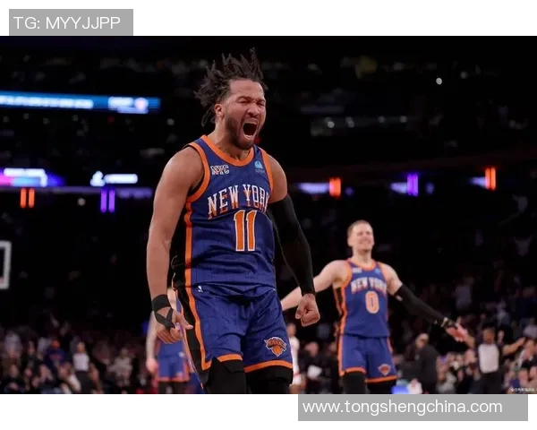 尼克斯与太阳对决分析球队状态及战术策略探讨